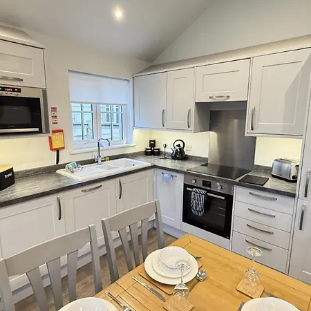 Seaglass Bay - Part Of The The Bay Village With Pool, Gym And Direct Access, Pub, Restaurant, Tennis And Meadows Walks Filey